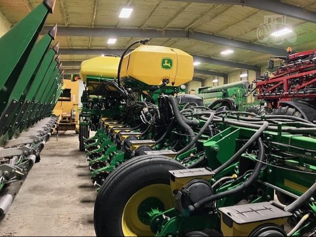 Image of John Deere 1775 Primary image