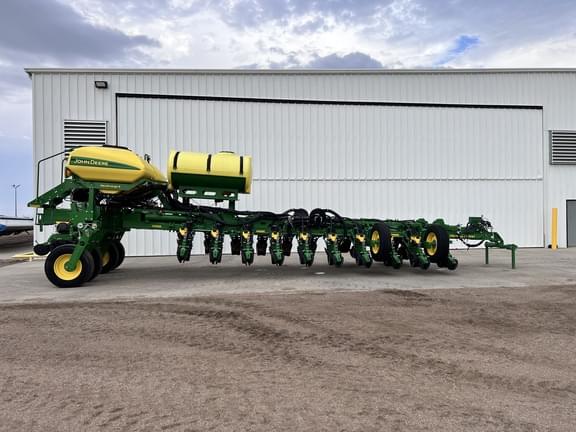 Image of John Deere 1775 Primary image