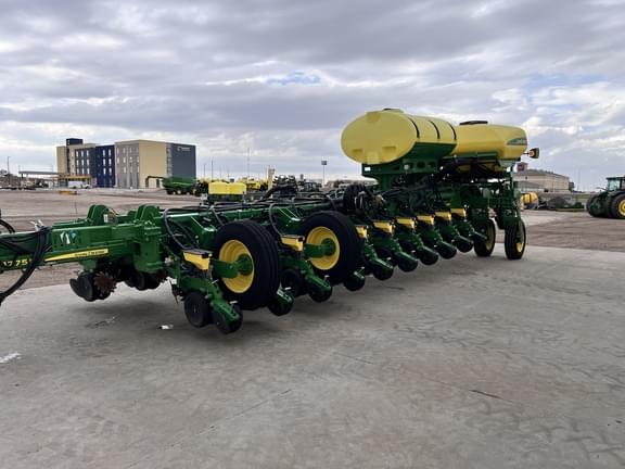 Image of John Deere 1775 equipment image 2
