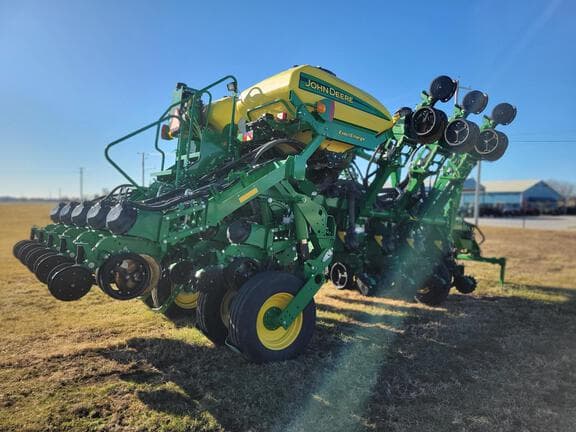 Image of John Deere 1795 equipment image 4