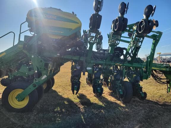 Image of John Deere 1795 equipment image 3