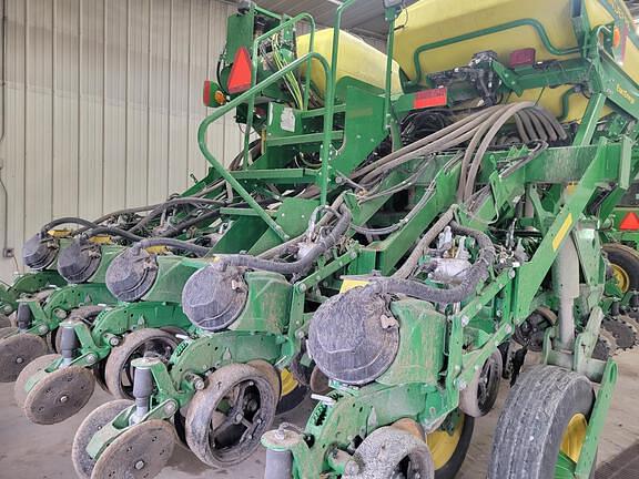 Image of John Deere 1795 equipment image 2
