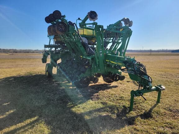 Image of John Deere 1795 equipment image 2