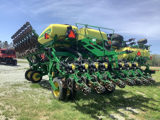 Image of John Deere 1795 equipment image 4