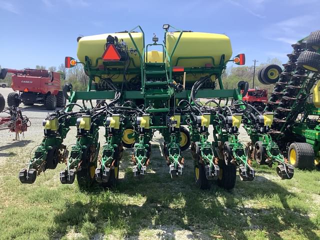 Image of John Deere 1795 equipment image 3