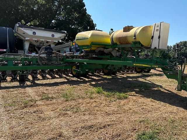 Image of John Deere 1795 equipment image 1