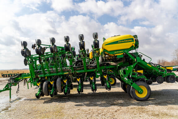 Image of John Deere 1795 equipment image 1