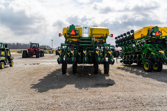 Image of John Deere 1795 equipment image 3