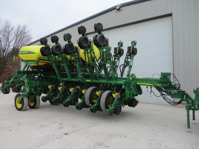 Image of John Deere 1795 equipment image 1