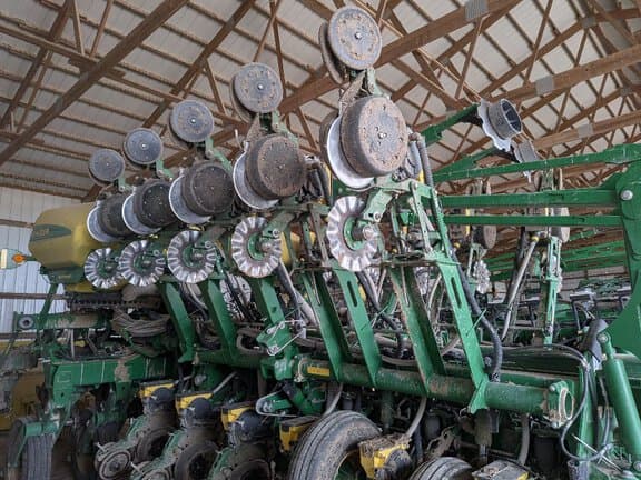 Image of John Deere 1795 equipment image 2