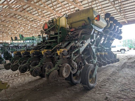 Image of John Deere 1795 equipment image 3