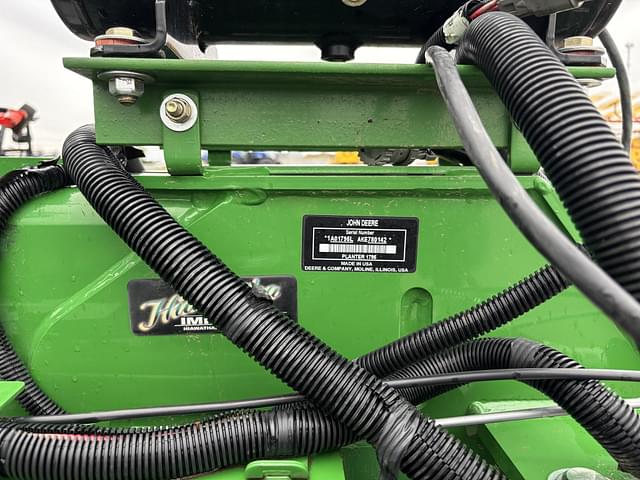 Image of John Deere 1795 equipment image 1