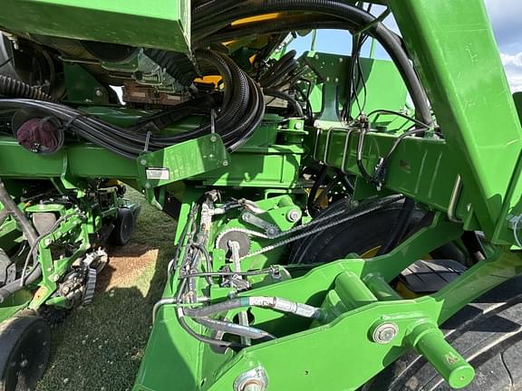 Image of John Deere 1795 equipment image 3
