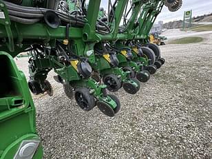 Main image John Deere 1795 32