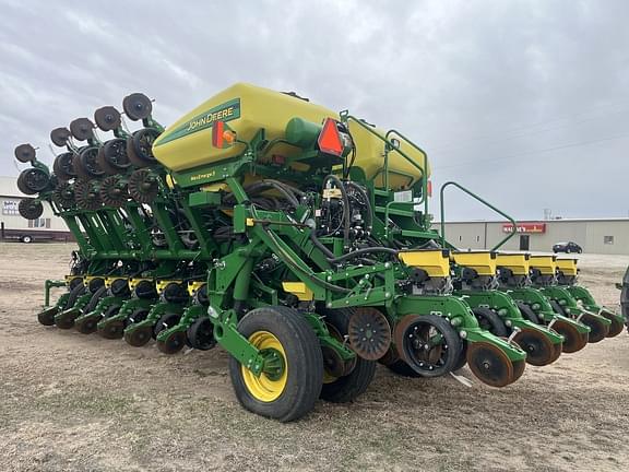 Image of John Deere 1795 equipment image 4