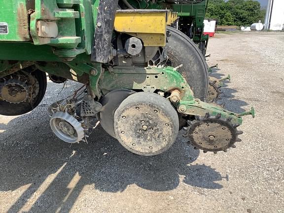 Image of John Deere 1795 equipment image 4