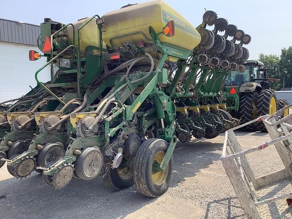 Image of John Deere 1795 equipment image 3