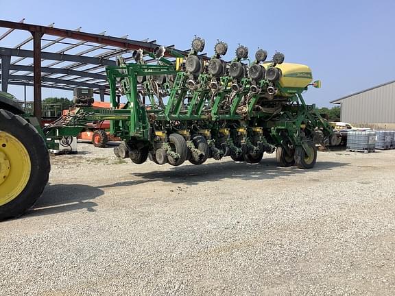Image of John Deere 1795 Primary image