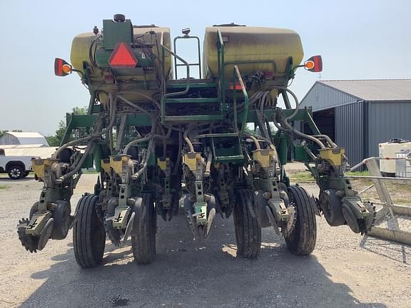 Image of John Deere 1795 equipment image 2