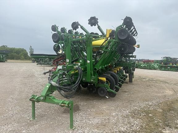 Image of John Deere 1795 equipment image 3
