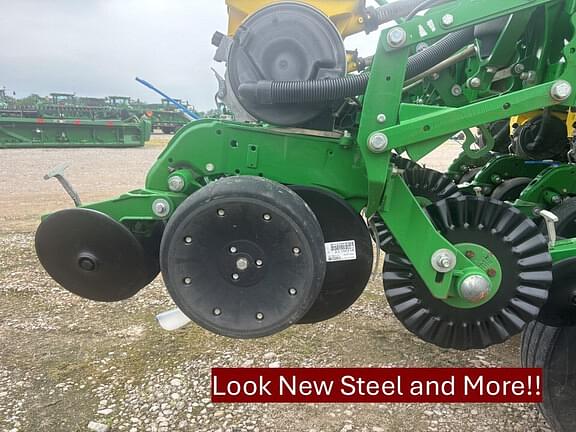 Image of John Deere 1795 Primary image