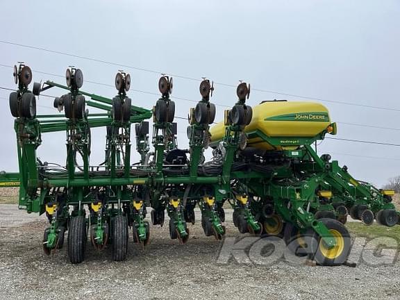 Image of John Deere 1795 equipment image 3