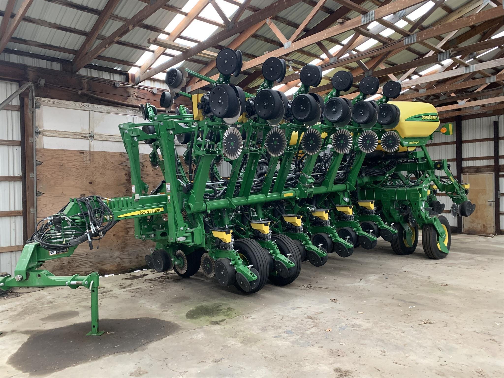 2019 John Deere 1795 Equipment Image0
