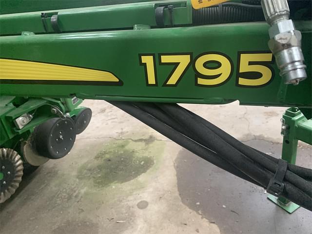 Image of John Deere 1795 equipment image 1