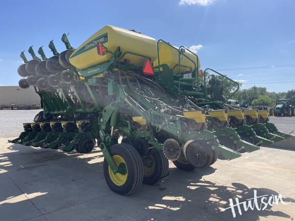 Image of John Deere 1795 equipment image 3