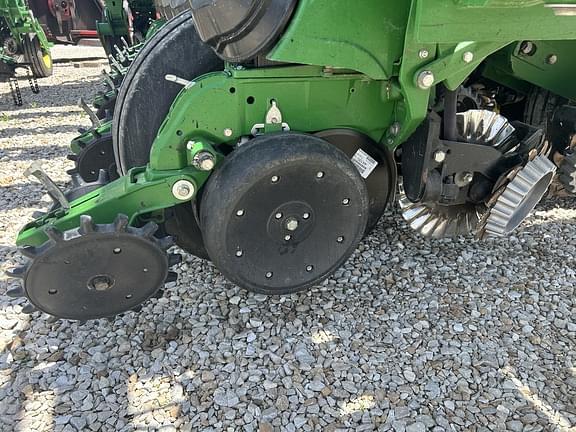 Image of John Deere 1795 equipment image 1