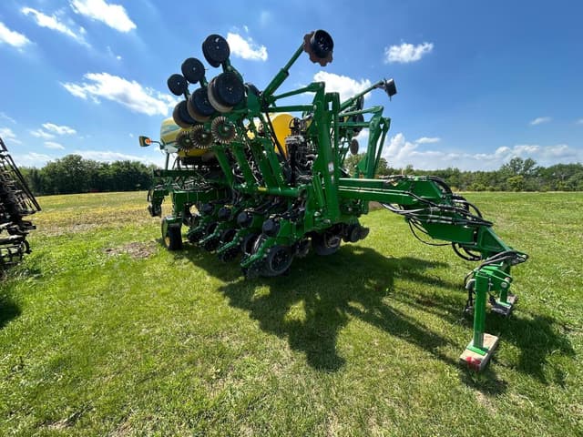 Image of John Deere 1795 equipment image 2