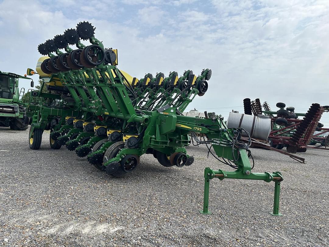 Image of John Deere 1795 Primary image