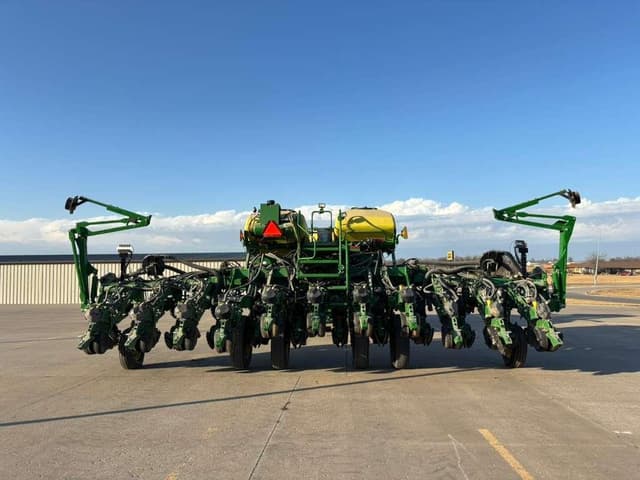 Image of John Deere 1795 equipment image 4