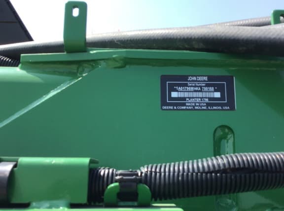 Image of John Deere 1795 Image 1