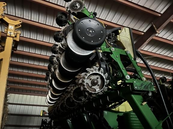Image of John Deere 1795 equipment image 2