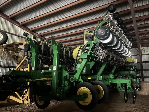 Image of John Deere 1795 Primary image