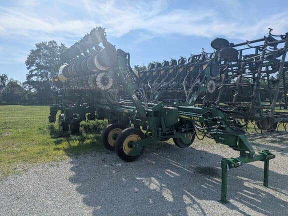 Image of John Deere 1795 equipment image 1