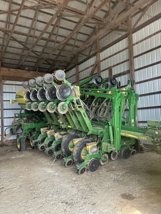 2019 John Deere 1795 Equipment Image0
