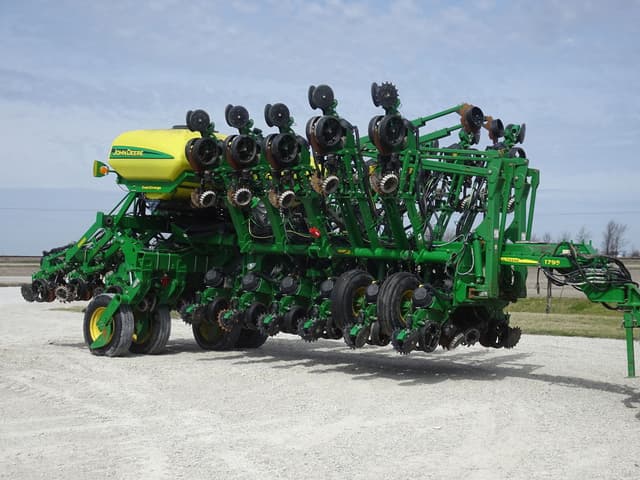 Image of John Deere 1795 equipment image 1