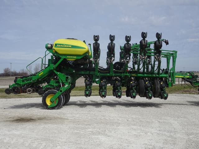 Image of John Deere 1795 equipment image 3