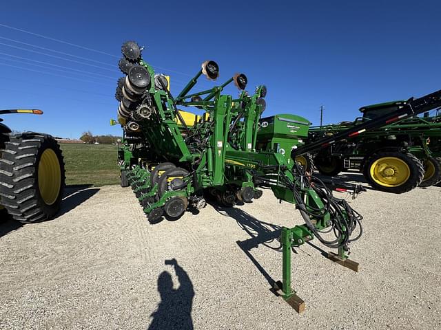 Image of John Deere 1795 equipment image 3