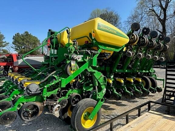 Image of John Deere 1795 equipment image 2