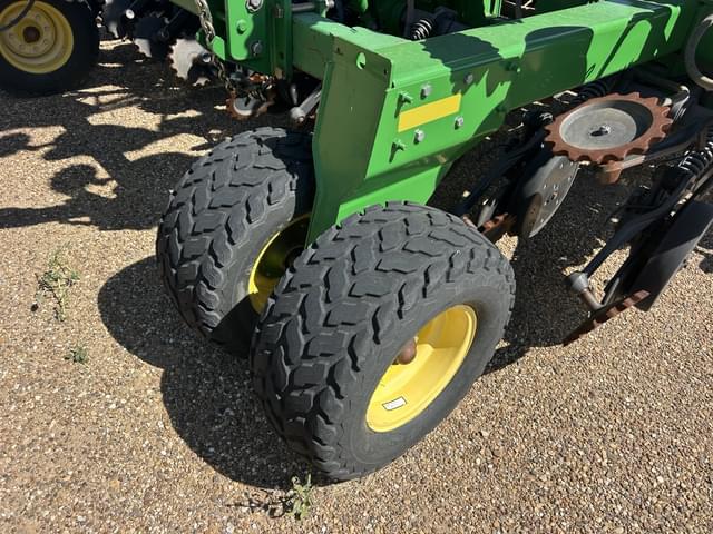 Image of John Deere 1890 equipment image 4