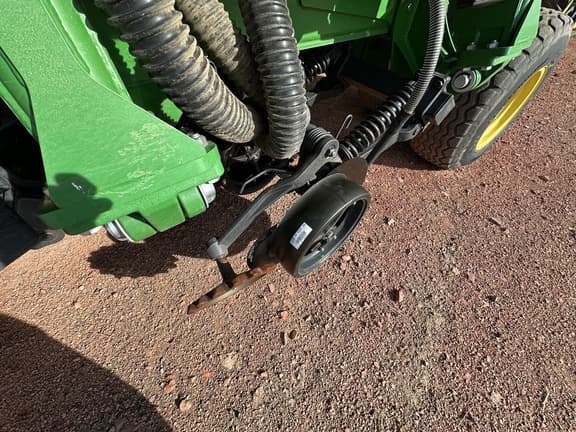 Image of John Deere 1890 equipment image 2