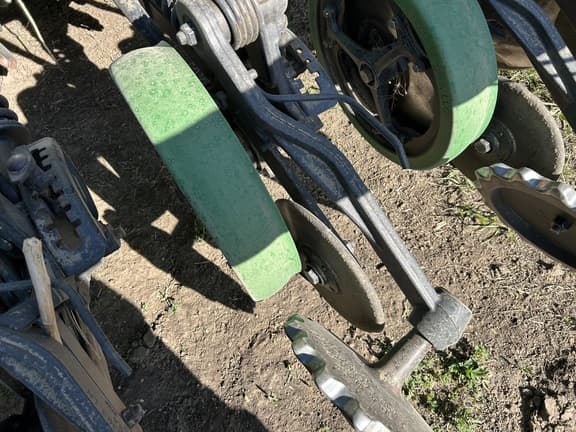 Image of John Deere 1890 equipment image 1