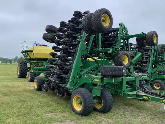 Image of John Deere 1890 equipment image 1