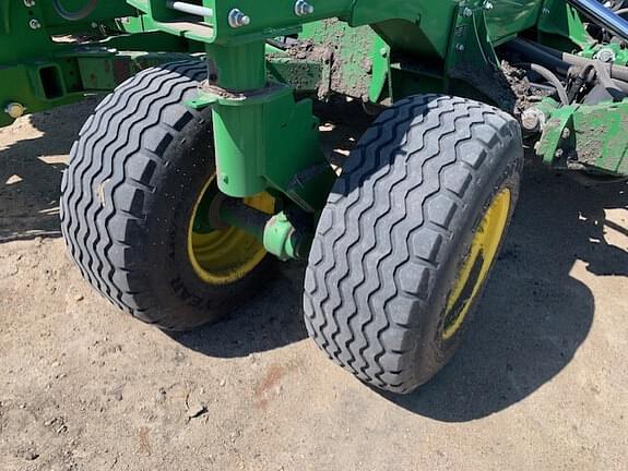 Image of John Deere 1890 equipment image 4