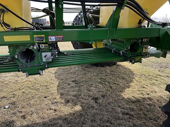Image of John Deere 1890 equipment image 4