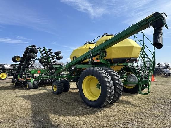 Image of John Deere 1890 equipment image 3