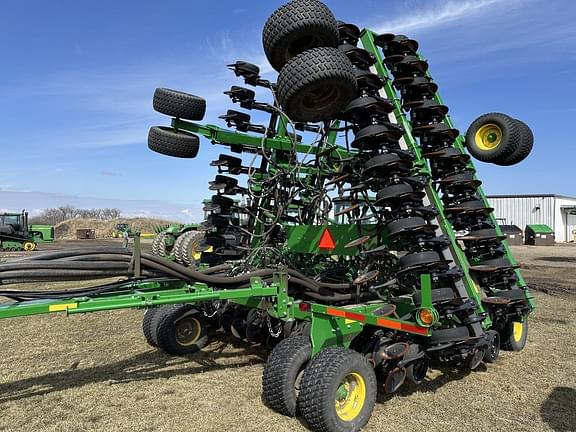 Image of John Deere 1890 equipment image 1